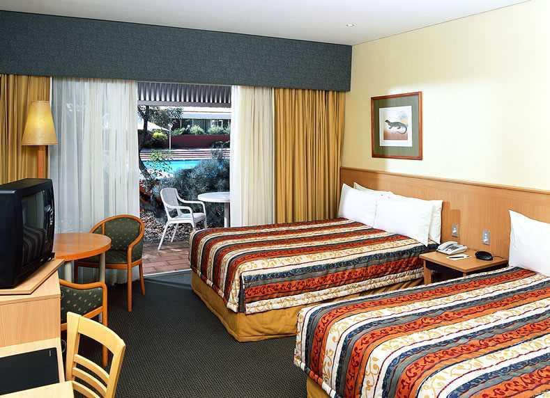 Desert Gardens Hotel Ayers Rock Room photo